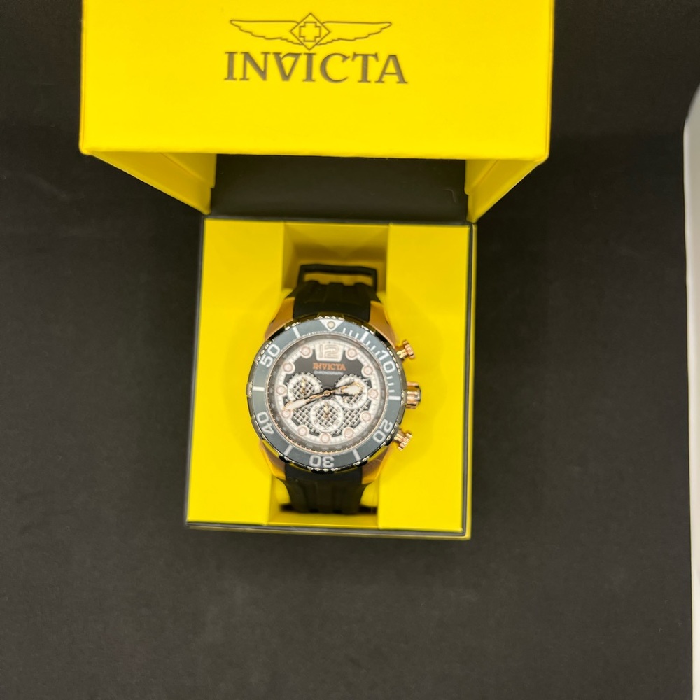 Invicta Men's Pro Diver Watch - Picture 2 of 8